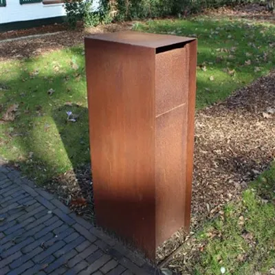 Corteni terasest pakitud postkast